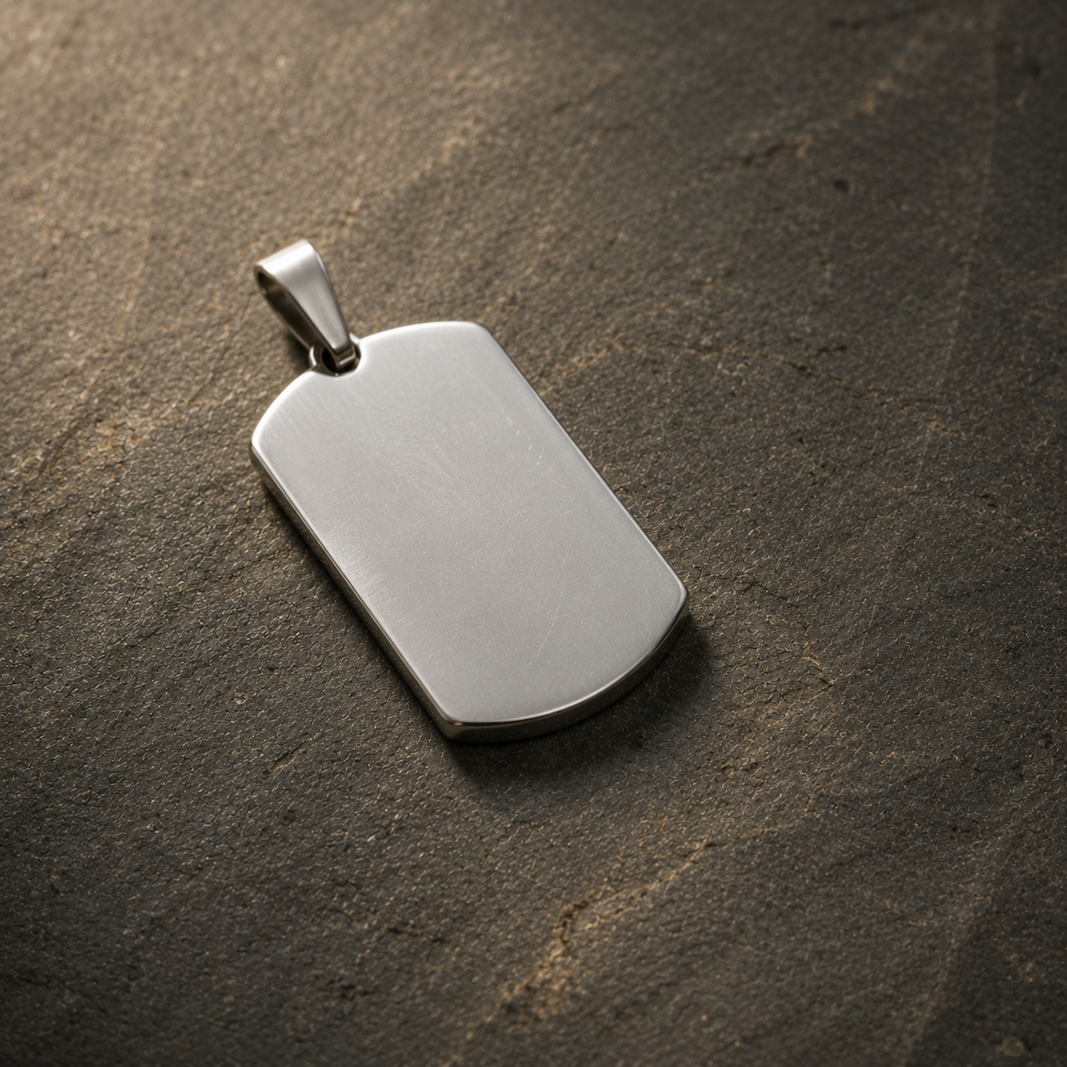 MINIMAL DOG TAG PENDANT